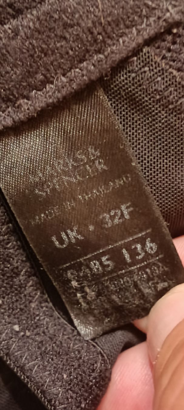 Sonstige Unterwäsche: Black Bra UK 32F  – Gebraucht aus Zürich von cat_9cvz 5