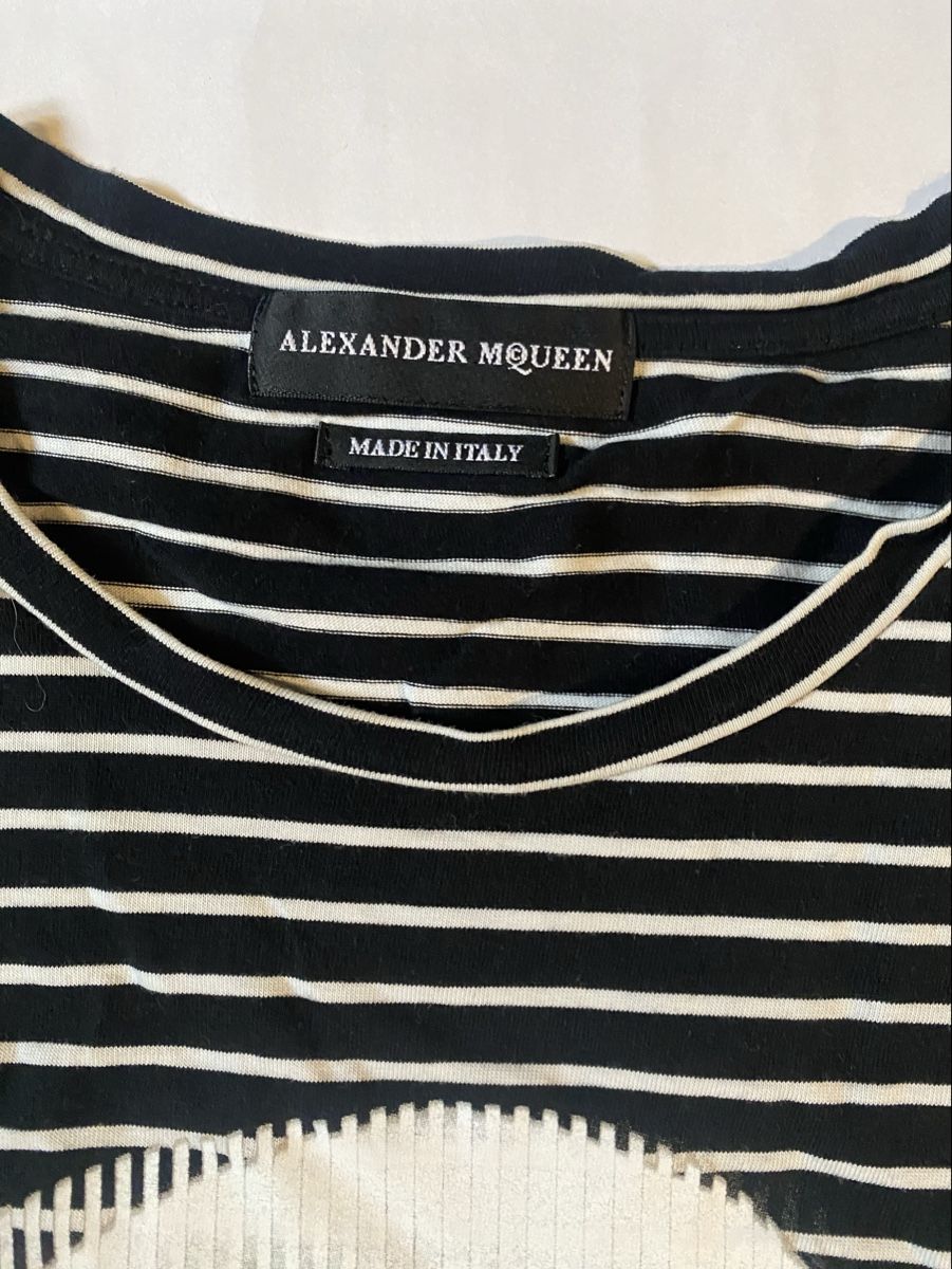 Alexander Mcqueen T-shirt: Alexander McQueen Striped Skull Tee, Long Sleeve, M – Usato da Genève venduto da arcadiancocteau 1