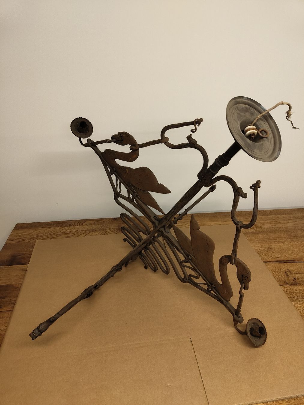 Kronleuchter & Deckenlampen: Kronleuchter Metall Swan design Antique – Gebraucht aus Basel von mariablanka