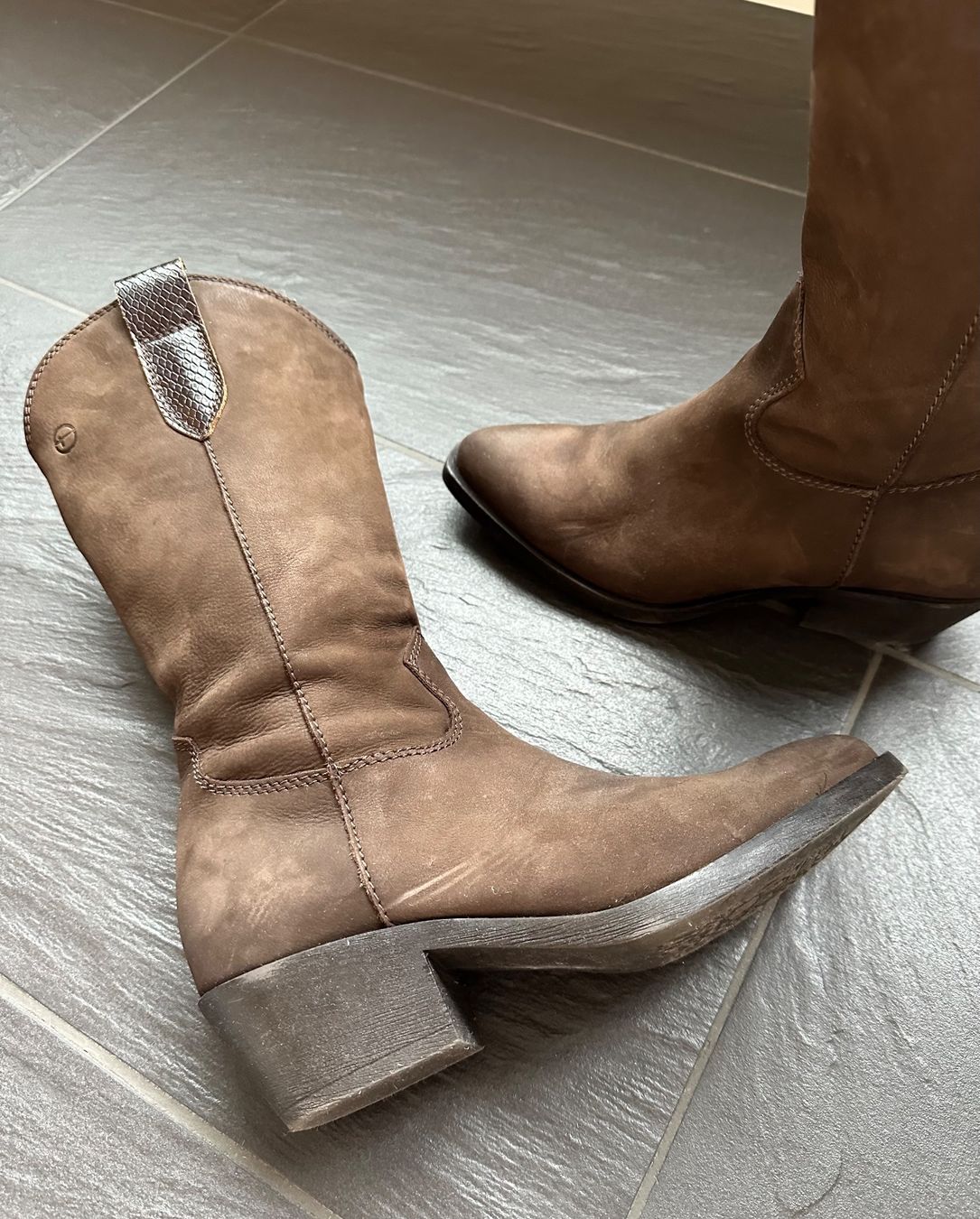 Tamaris Damenschuhe: Westernstiefel – Gebraucht aus Küsnacht ZH von Dasdoo 2