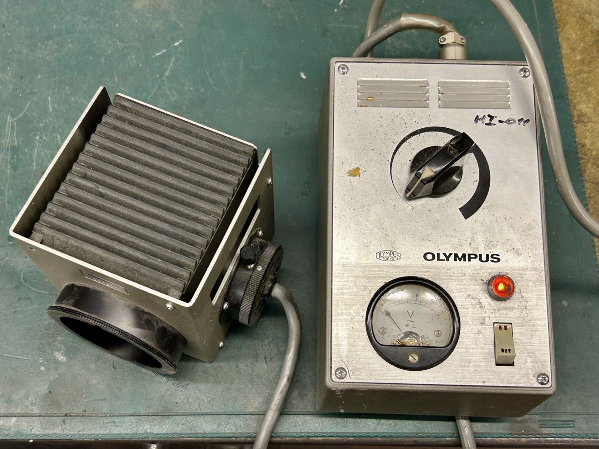 Olympus Microscopi: Olympus Microscope Transformateur 12V 100W Sciences Vintage – Usato da Cointrin venduto da vrossi