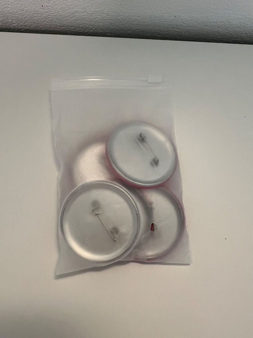 Broschen & Nadeln: Pin Bride & Team Bride Anstecker Polter Junggesellinnen – Neu und originalverpackt aus Vaduz von NotNeeded 6