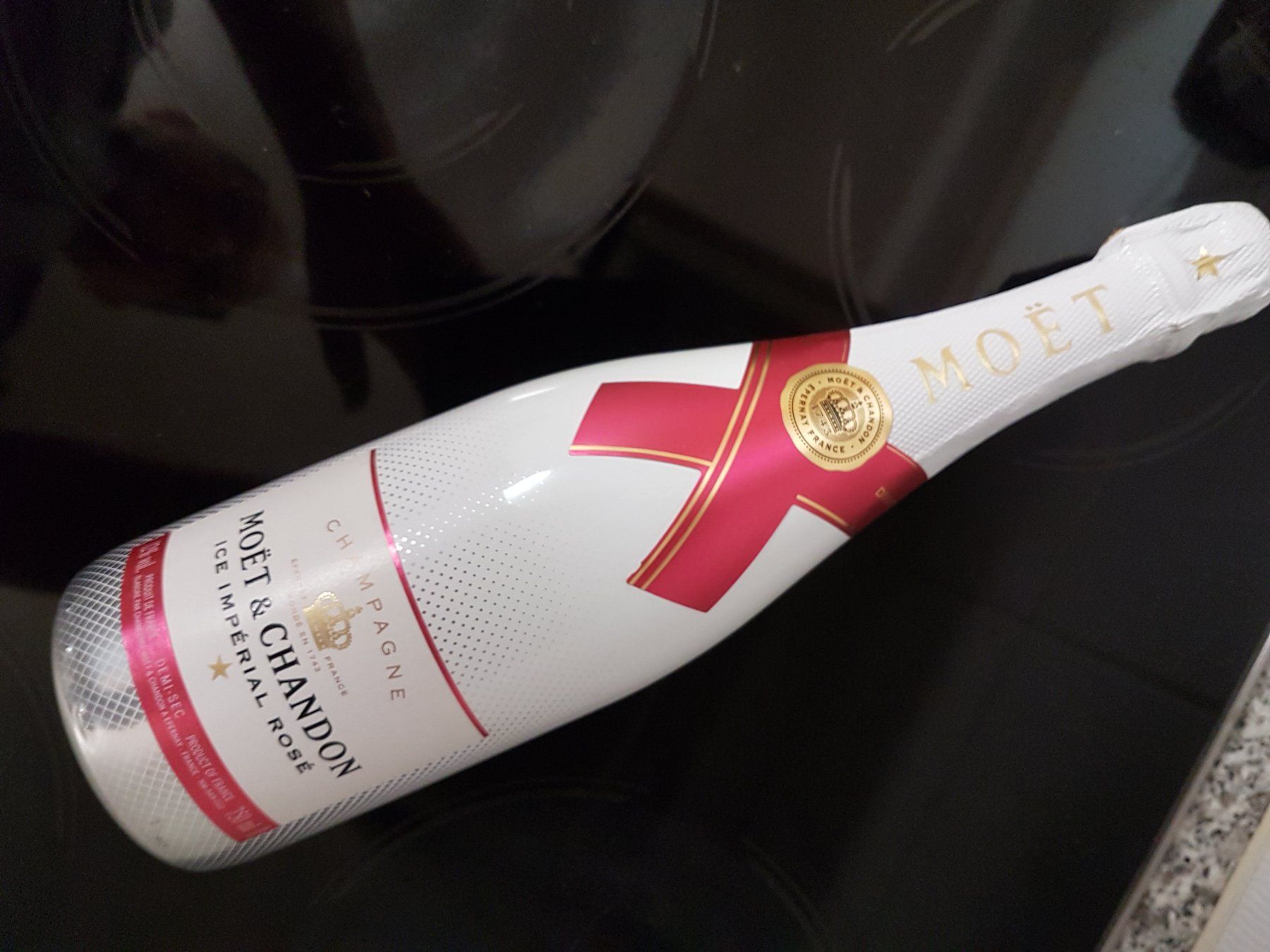 Wein: Champagne Moët & Chandon   lce Impérial Rosé – Neu (gemäss Beschreibung) aus Grenchen von poggione 9