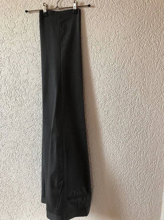 Pantaloni: Anzughose grau – Usato da Hinwil venduto da Hiwikeb 2