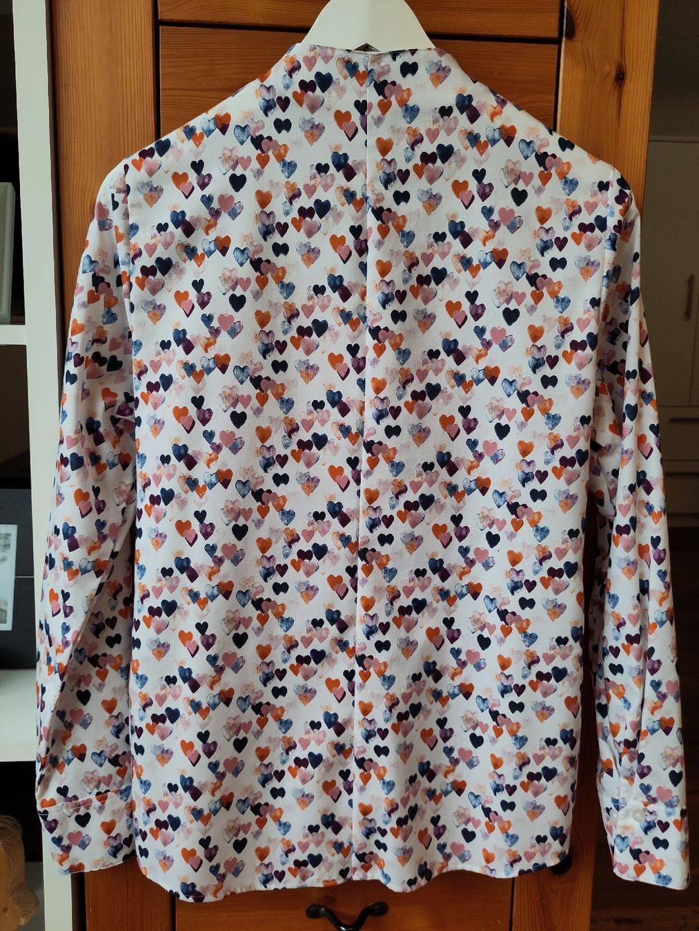 Walbusch Camicette: Walbusch Bluse mit Herzenmuster, Gr. 36, neuwertig – Nuovo (secondo la descrizione) da Aarburg venduto da mar_xc9j 1