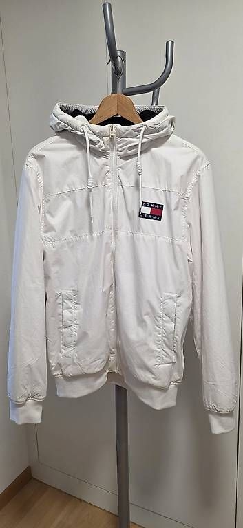 Giacche: Winterjacke Gr. M weiss Tommy Jeans – Usato da Emmen venduto da Pia6032 1