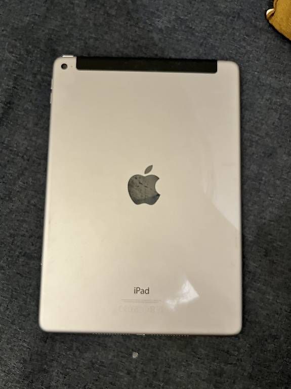 Tablet PC: apple ipad 2016 – Usato da Monte Carasso venduto da GloriaHangar11 3