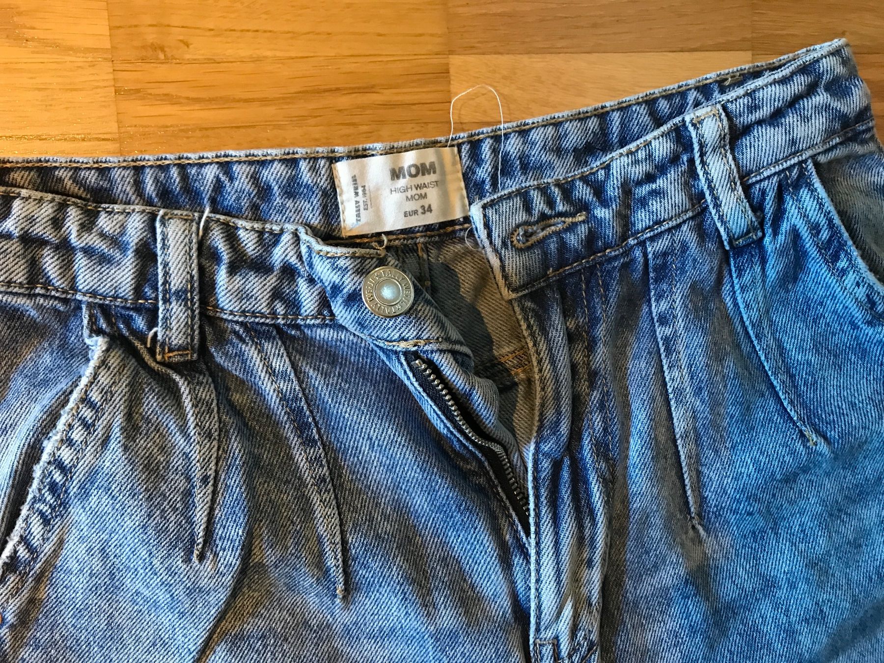 Tally Weijl Hosen: Mom Jeans Gr 34 – Gebraucht aus St. Margrethen SG von kellenbh 1