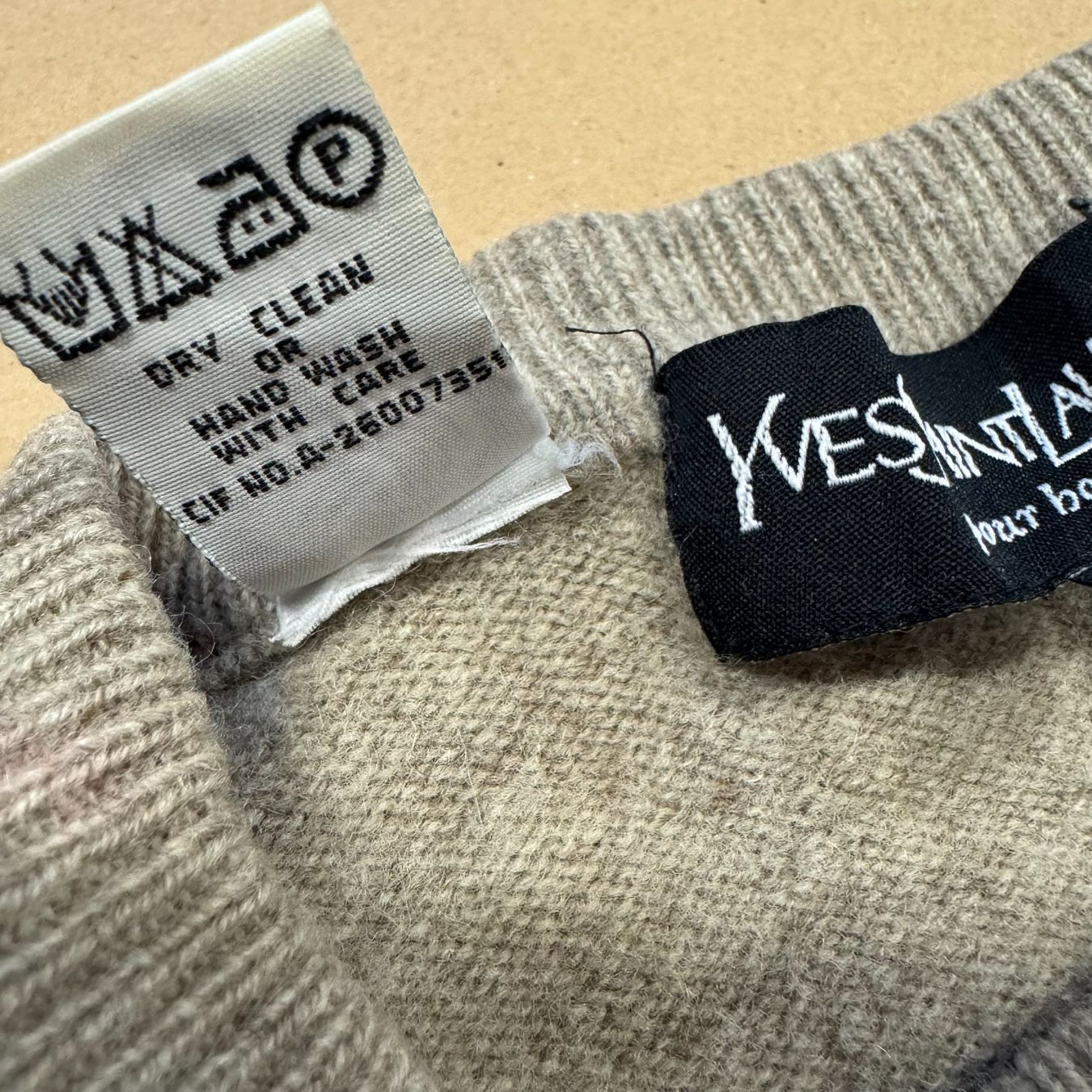 Saint Laurent Maglioni & Felpe: Yves Saint Laurent vintage wool sweatshirt 90s pull authenti – Usato da St. Gallen venduto da sourced_limited 5