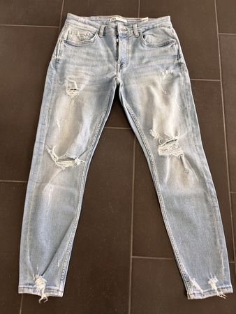 Jeans von Zara, Grösse 42, hellblau