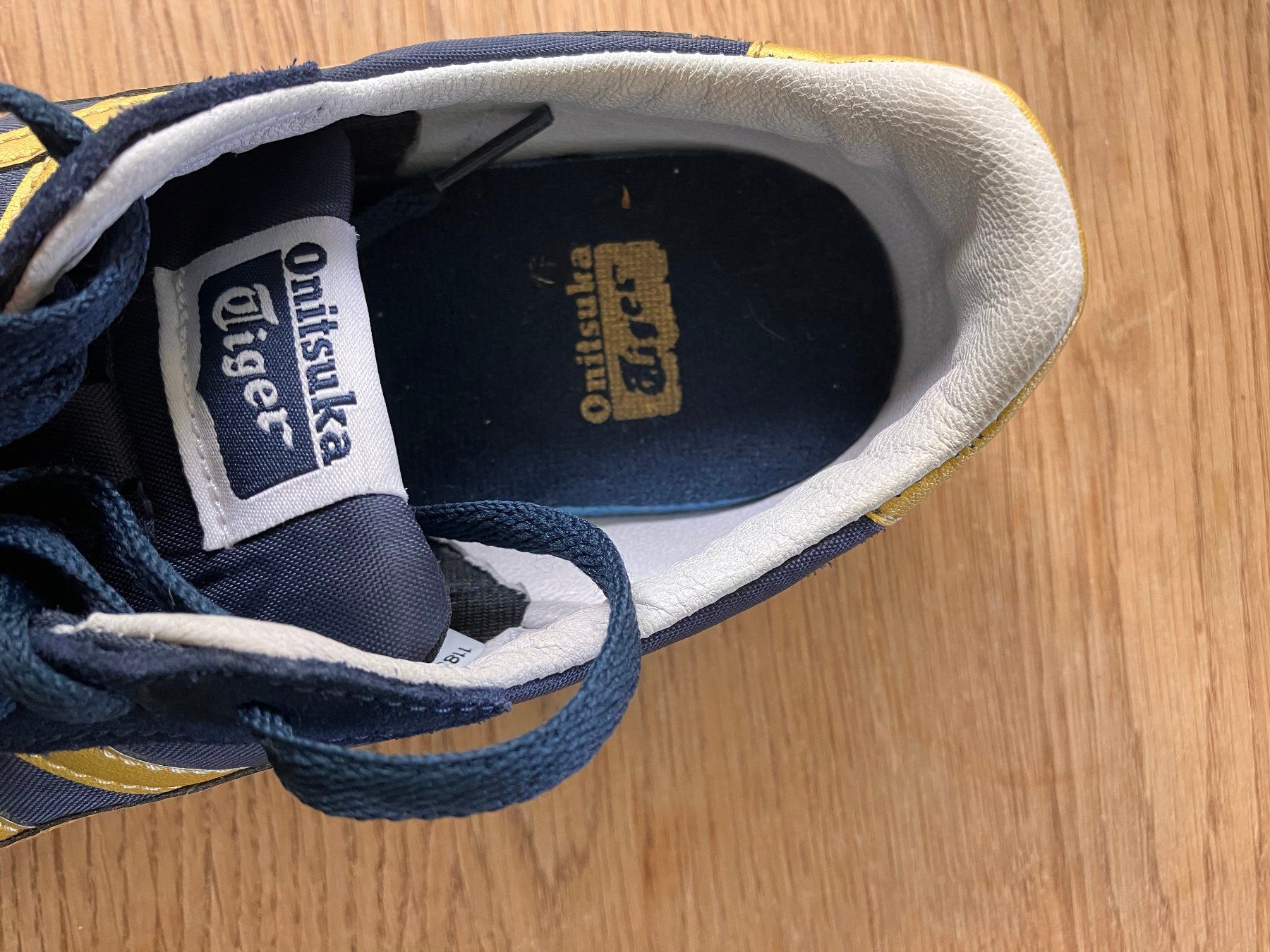 Onitsuka Scarpe da uomo: Onitsuka tigers original modell Serrano – Usato da Burgdorf venduto da Sole05 2