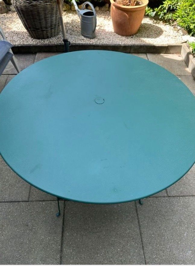 Fermob Tavoli: FERMOB Gartentisch grün – Usato da Bennau venduto da Fury3 1