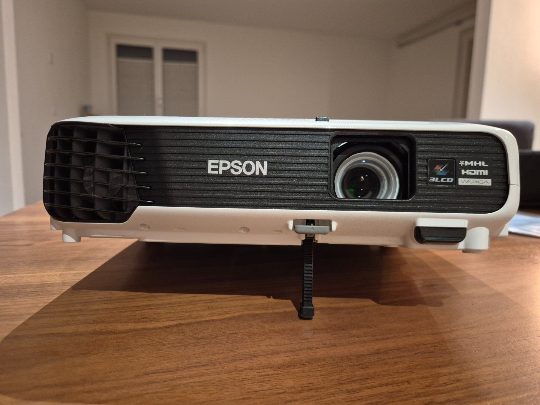 Epson Videoprojektoren: EPSON EB-U04 Beamer – Gebraucht aus Thun von tri-tra-trio 5