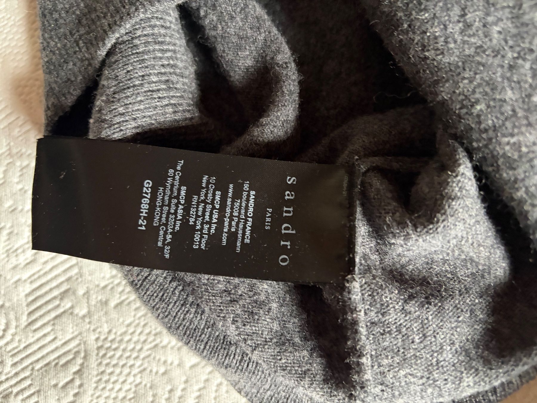 Sandro Maglioni & Felpe: Sandro Wool Cardigan with removable silk scarf – Usato da Luzern venduto da AM2nd 2
