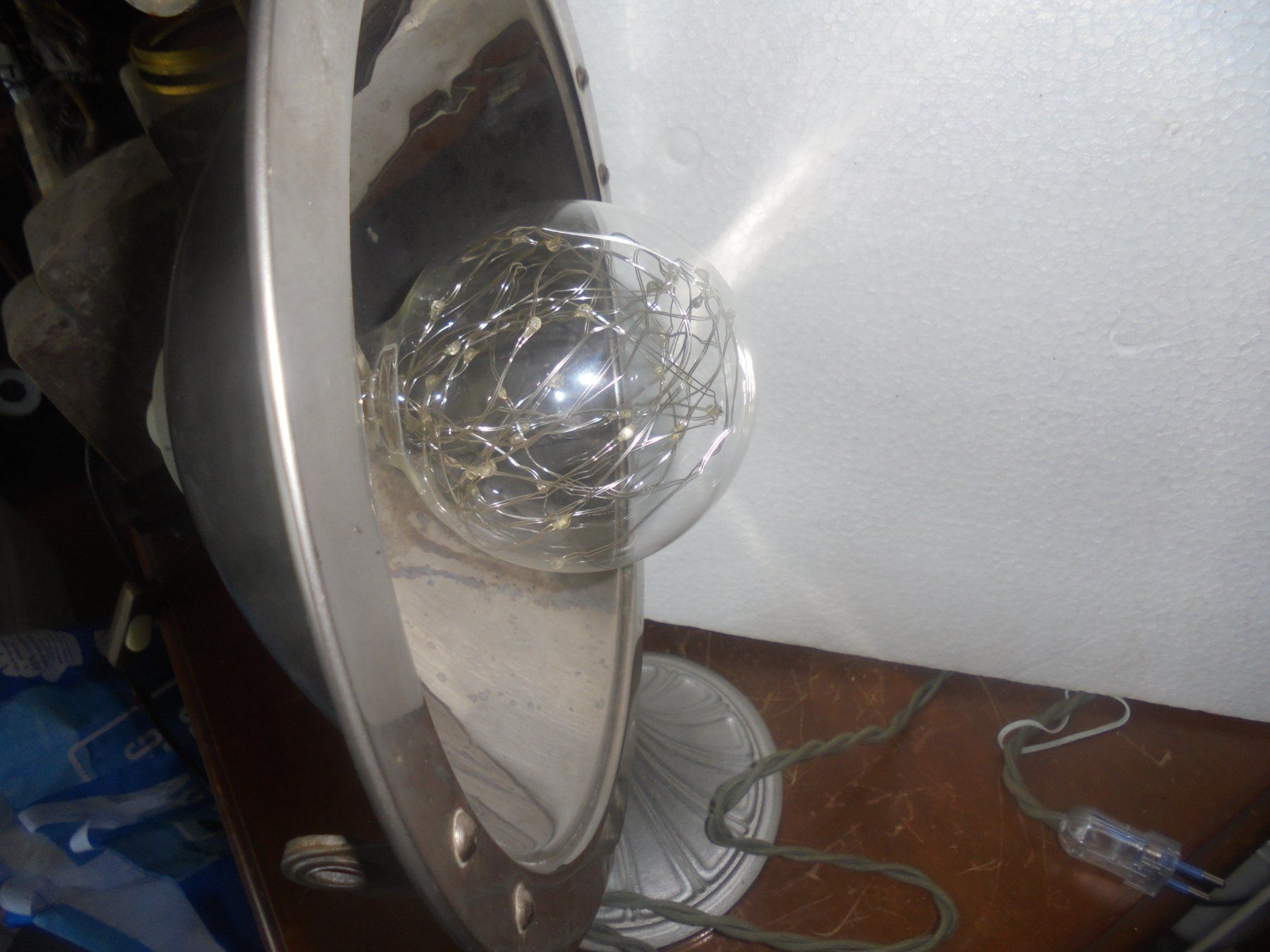 Lampen: Antike Tischlampe der Marke CALOR – Gebraucht aus Camorino von Hunpete 9