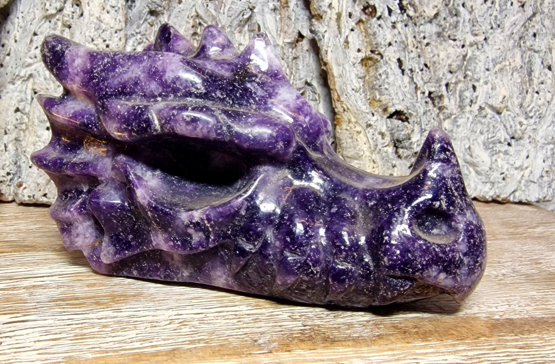 Minerali & Pietre curative: Lepidolit Drachenschädel 590g – Nuovo (secondo la descrizione) da Matzingen venduto da Shay_Crystalz