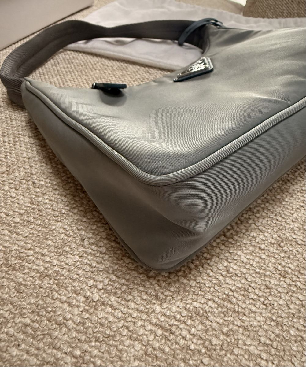 Prada Borse da donna: Sac Prada réédition 2000 bleu gris set COMPLET – Nuovo (secondo la descrizione) da Monnaz venduto da MDVintage 5