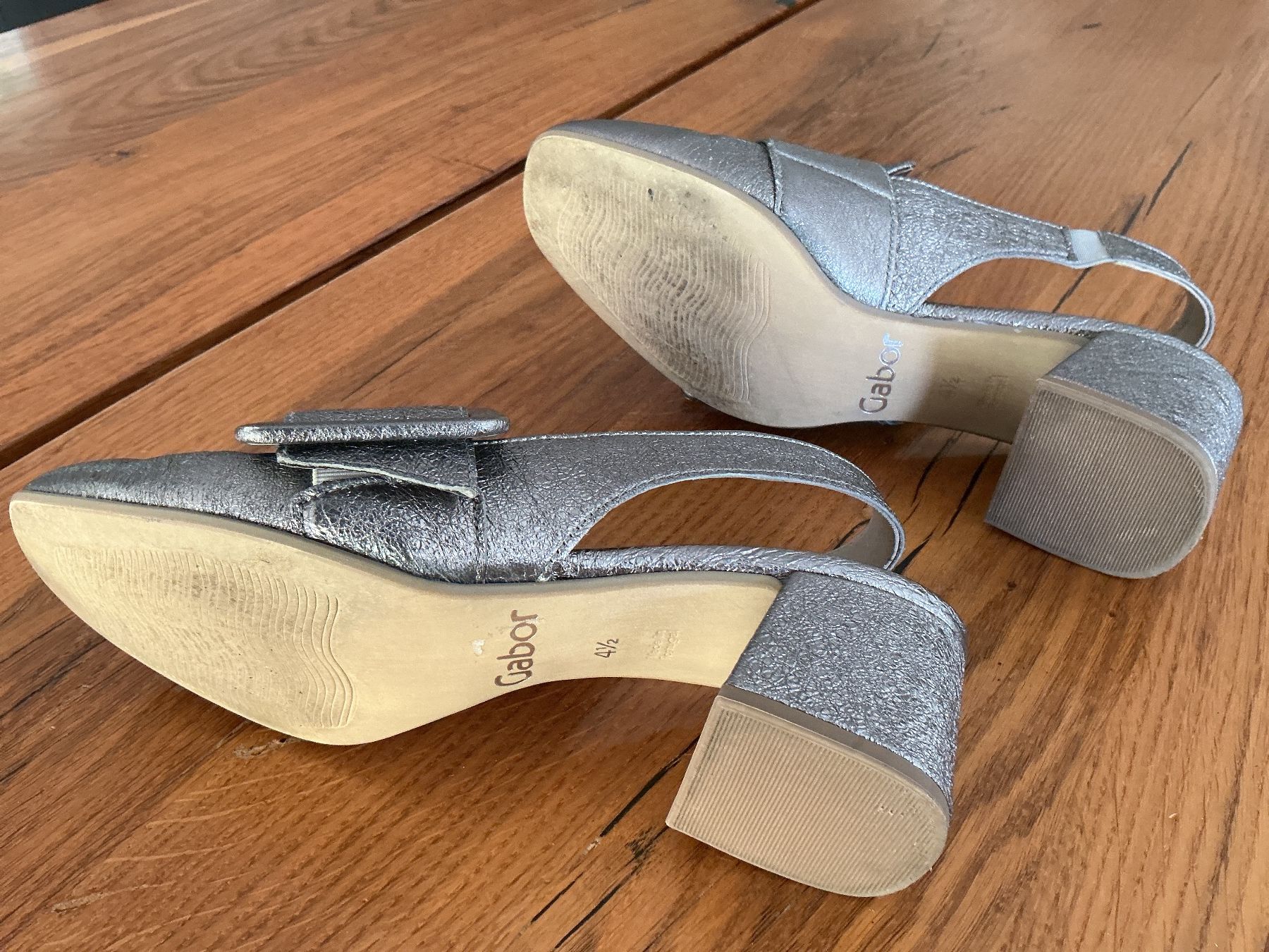 Chaussures femmes: Gabor  Sandale silber Grösse 4 1/2 mit Schnalle – D'occasion à Suhr par star033 4