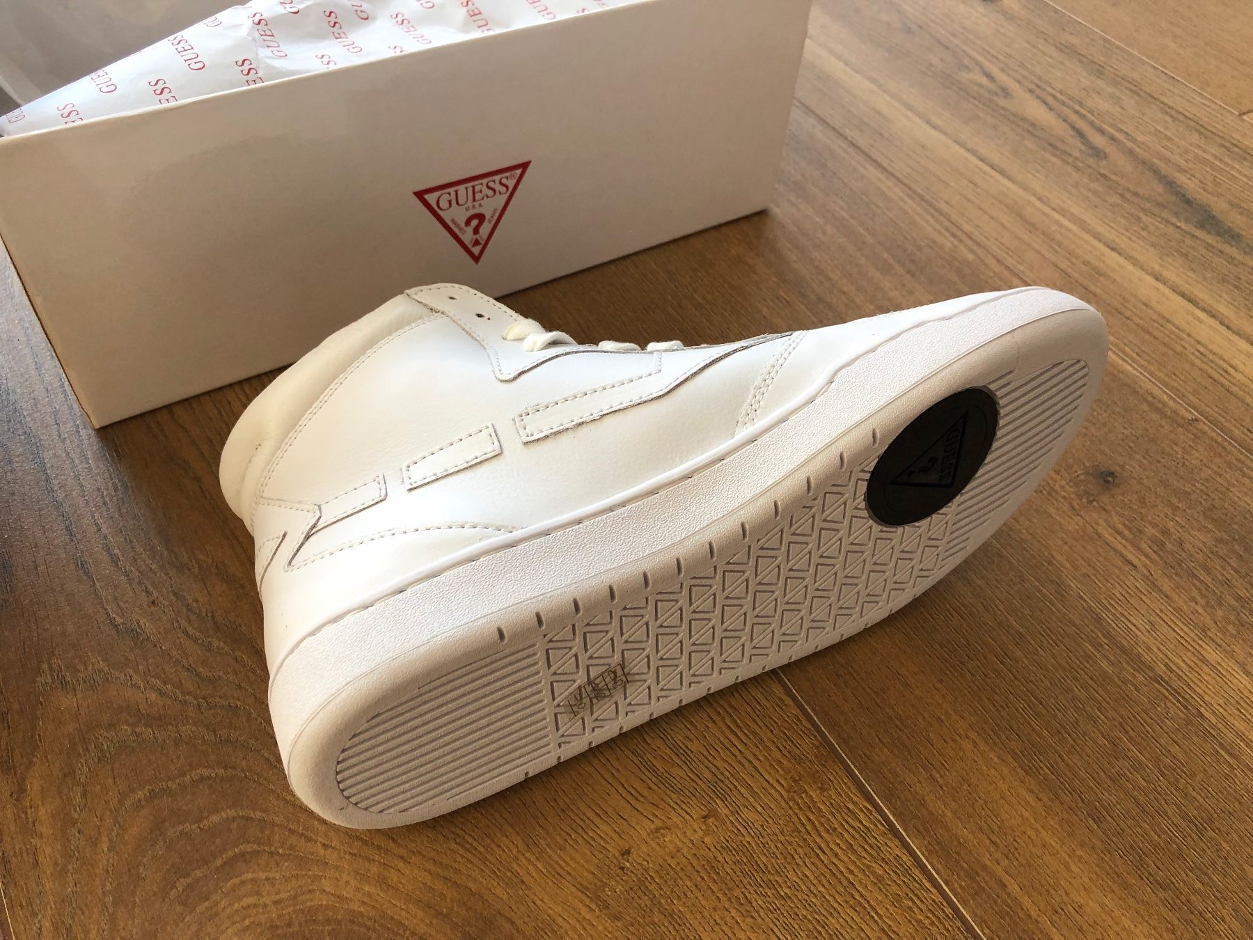 Scarpe da uomo: GUESS Designer Sneaker Schuhe Gr. 43 – Nuovo e nell'imballaggio originale da Mülenen venduto da CreativeSolutions 1