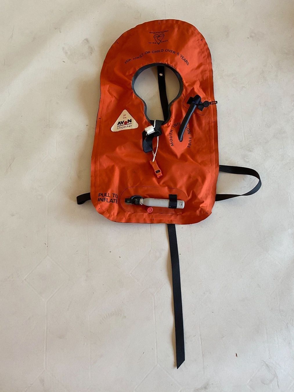 Giubbotti di salvataggio: Alte Schwimmweste zu Verkaufen – Usato da Riniken venduto da Tape5