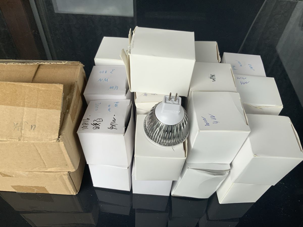 Lampade: LED Spot s – Nuovo (secondo la descrizione) da Root venduto da HeidyShop 4