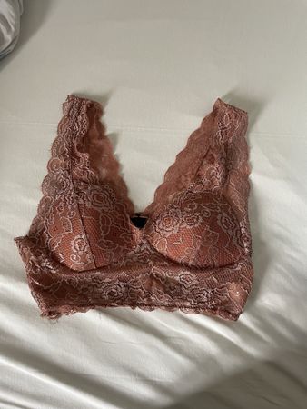 Joli soutien gorge en dentelle rose, taille S!