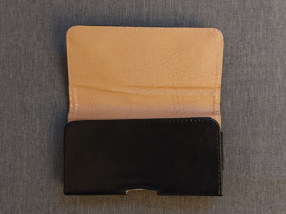 Cover & Protezioni schermo: Handy Etui Neu – Nuovo (secondo la descrizione) da St.Gallen venduto da weweg 1