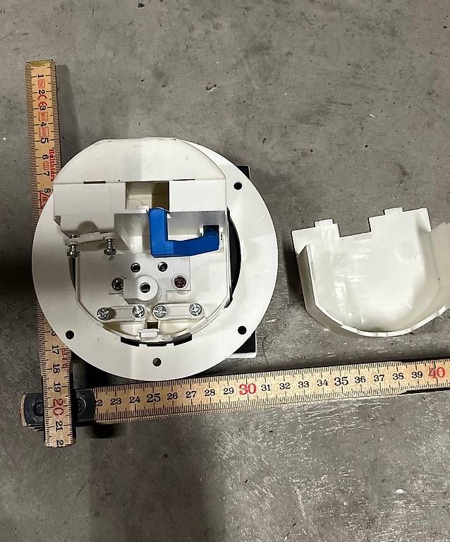 Stecker: CEE 230V AC Camper Einbausteckdose – Gebraucht aus Küssnacht am Rigi von AutoVilla 2