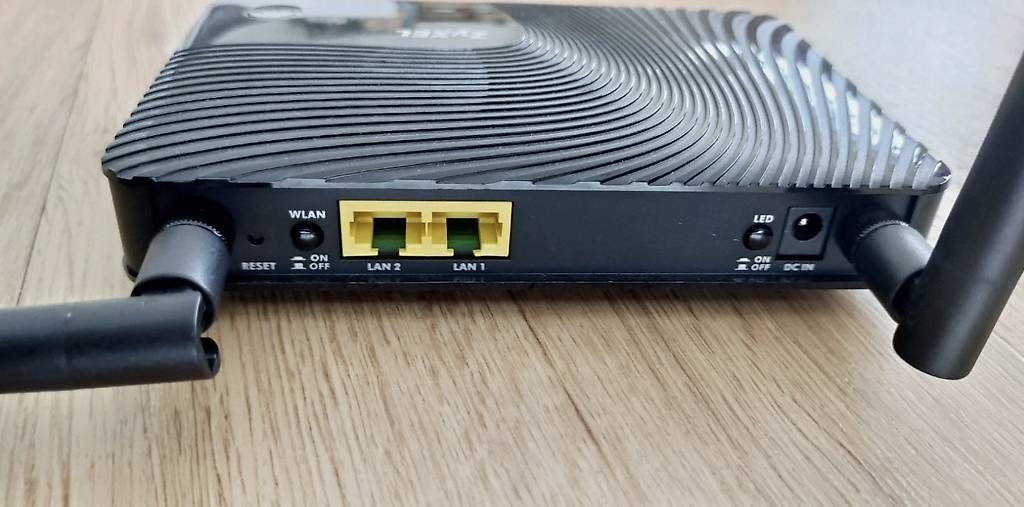 Modem & Router: 2x AccessPoints - Zyxel WAP3205 v2 & ASUS RTAC66U <=== – Usato da Zug venduto da Sirrider 3