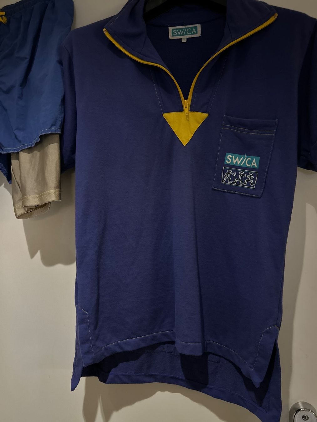Canottiere & Pantaloni: Sportdress – Usato da Zumikon venduto da Uranus88 1