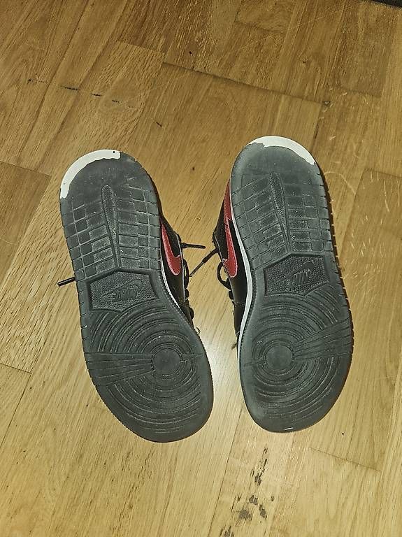 Scarpe da uomo: Nike air Jordan 1 – Difettoso da Vétroz venduto da rub_cl2j 1