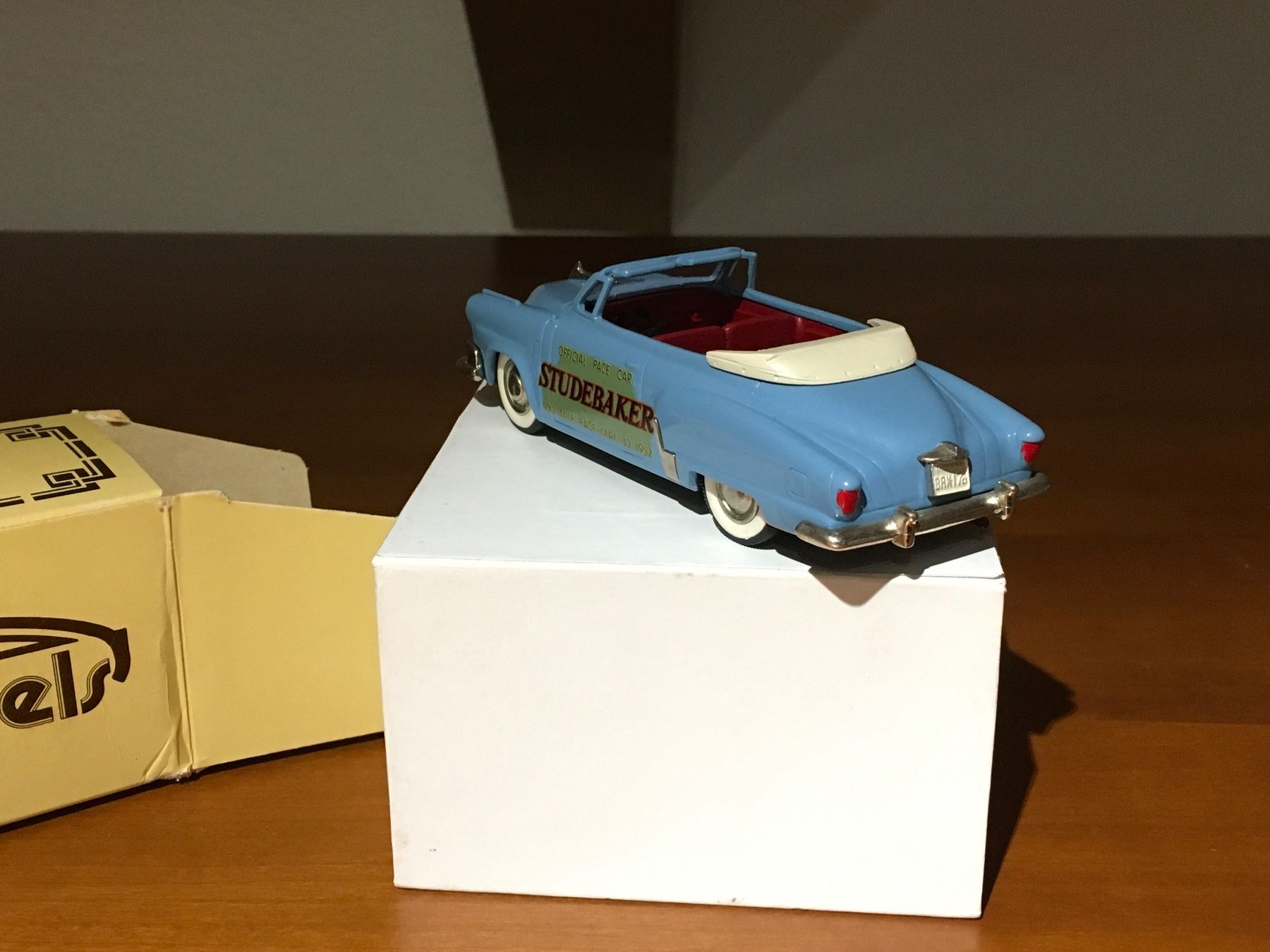 Brooklin Modellini d'auto: 52‘ Studebaker Commander Indianapolis Pace Car 1/43 Brooklin – Nuovo (secondo la descrizione) da Wohlen AG venduto da PrivatSammlung 2