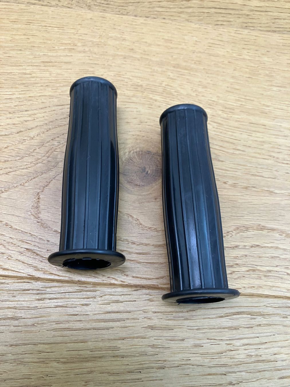 Pezzi di ricambio: Lenkergriffe schwarz Vintage – Usato da Obermumpf venduto da Estrela67