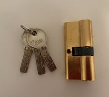 Cylindre de serrure DOM iXS, parfait état, avec 3 clés!