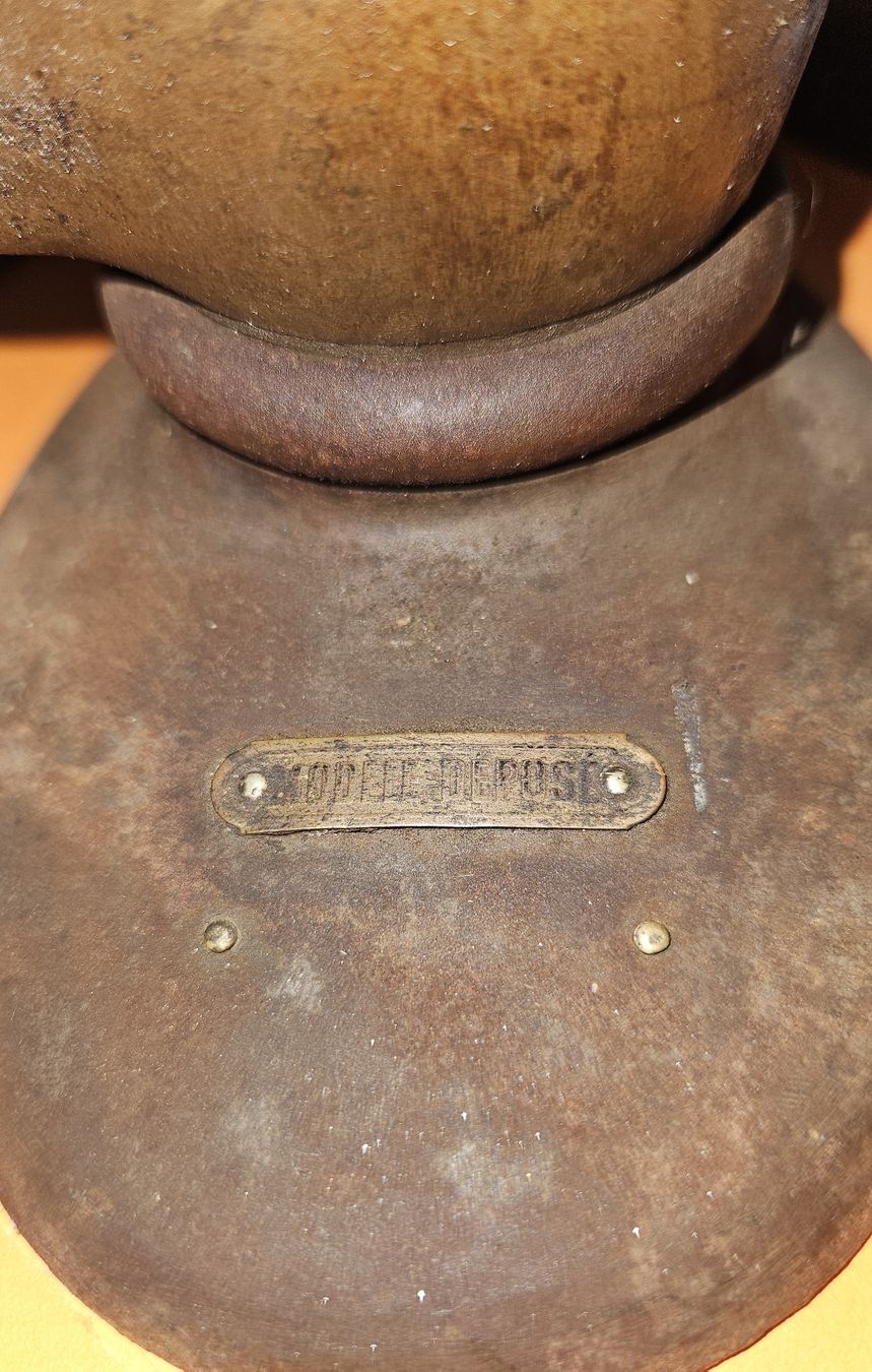 Tutte le macchine: Machine à percer ancienne "MODELE DEPOSE" à manivelle – Usato da La Chaux-de-Fonds venduto da exup-51 5