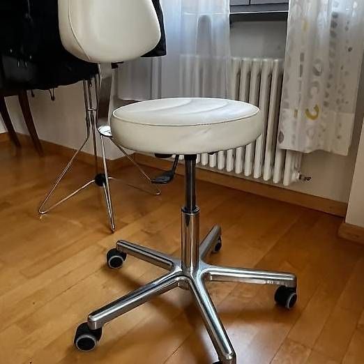 Attrezzature mediche: Elektrische Therapieliege RehaTech Mod. 3000 – Usato da Jonen venduto da jul_w2px 3