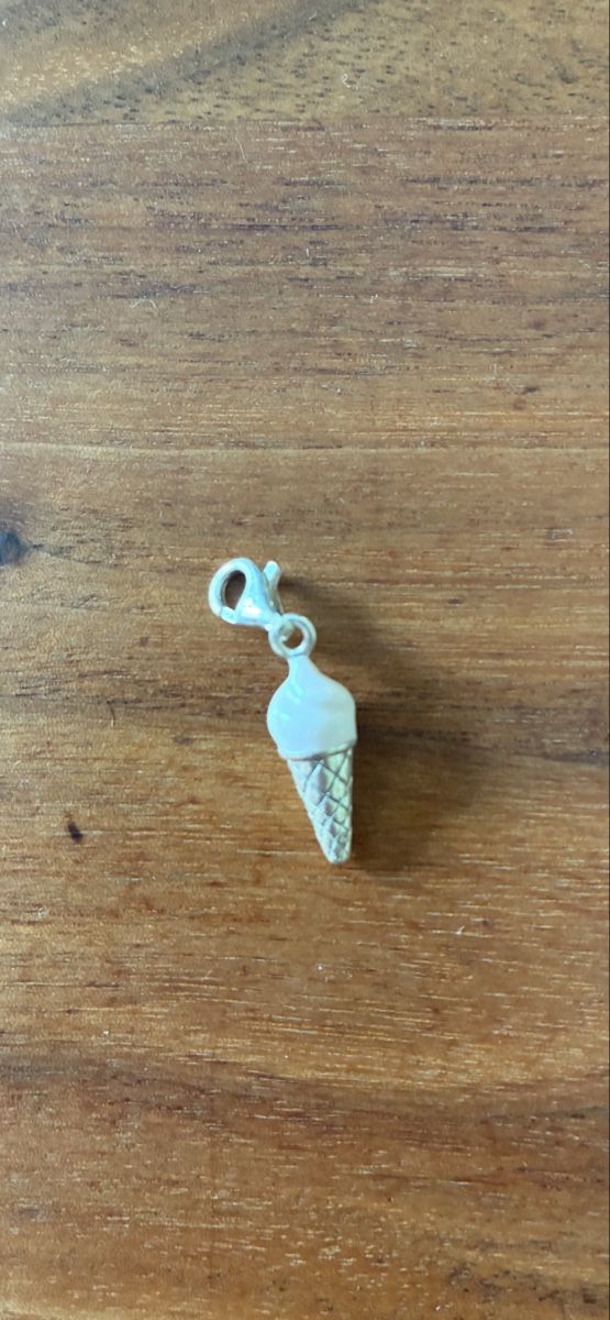 Thomas Sabo Anhänger: Thomas Sabo Charm Glacé – Gebraucht aus Zürich von Sylvie0011 1