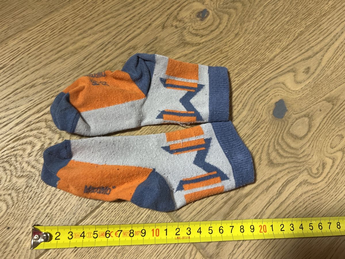 Calze per bambini: MaxiMo Socken Gr. 23-26 grau orange gestreift – Usato da Oensingen venduto da katepe