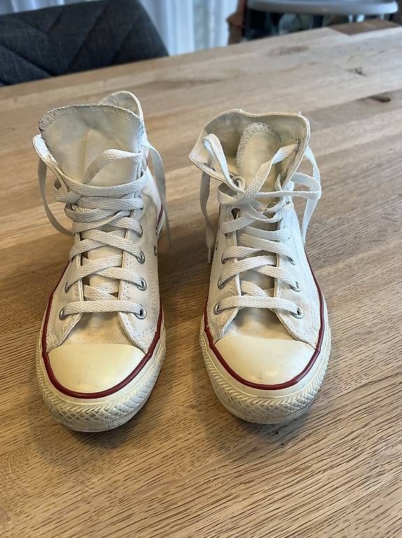 Chaussures hommes: Converse Sneakers Grösse 38 – D'occasion à Lenzburg par bia_b2qw