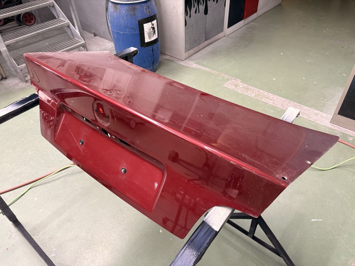 BMW Tutti pezzi di ricambio auto: BMW 3er E36 Heckdeckel Coupe Cabrio – Usato da Aeschi SO venduto da SiMondo 1