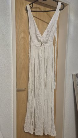 Langes weisses Sommerkleid