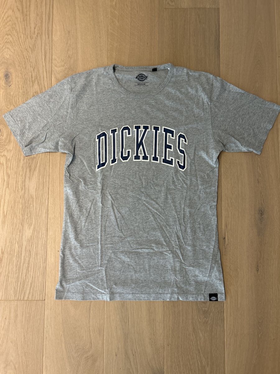 Dickies T-shirt: Dickies T-Shirt – Usato da Schlosswil venduto da dagtz10