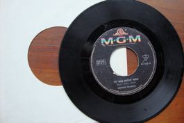 CONNIE FRANCIS - TU' MIR NICHT WEH