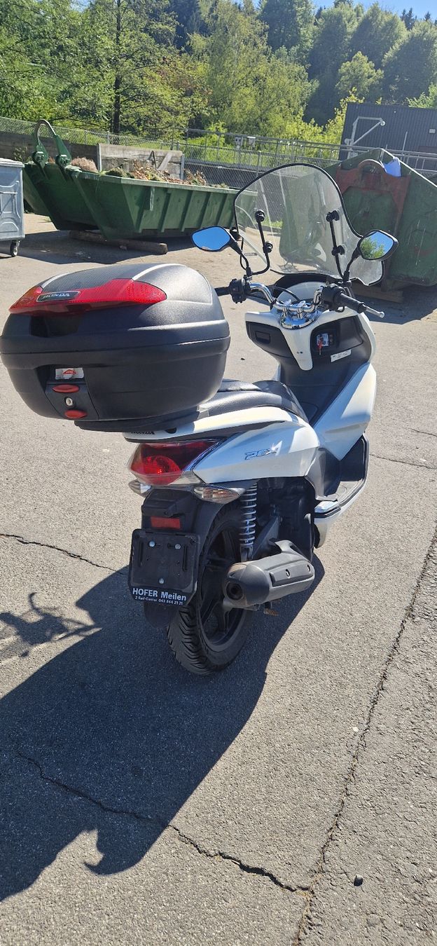Honda Scooter: Honda PCX 125 – Usato da Knonau venduto da Pittpaddy1 1