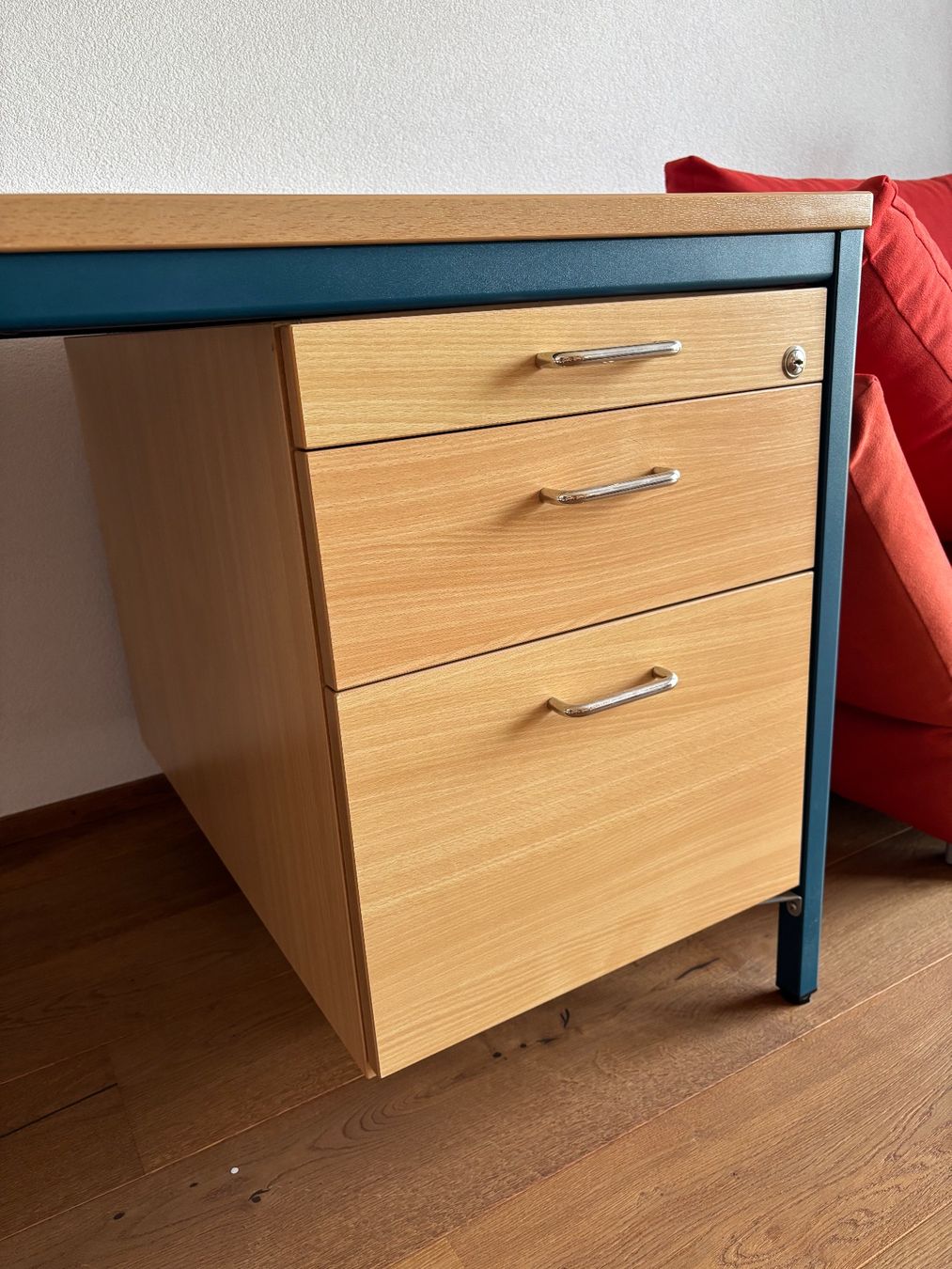 Scrivanie: Bürotisch mit Schubladen und Anbauelement, helles Holz – Usato da Ueberstorf venduto da ori_98gq 2