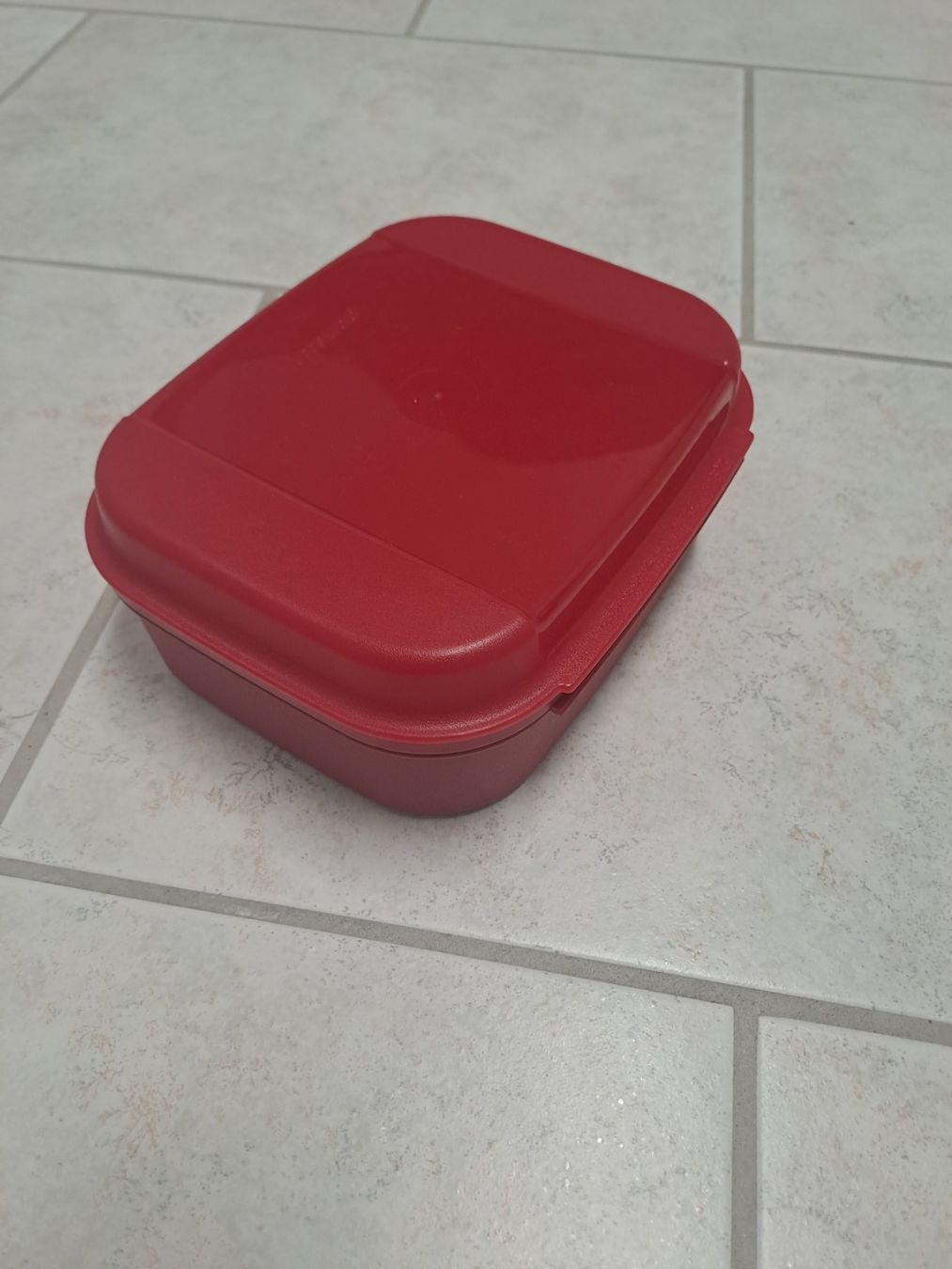 Tupperware Behälter & Ähnliches: Box Tupperware – Gebraucht aus Wohlenschwil von lin_vx8g