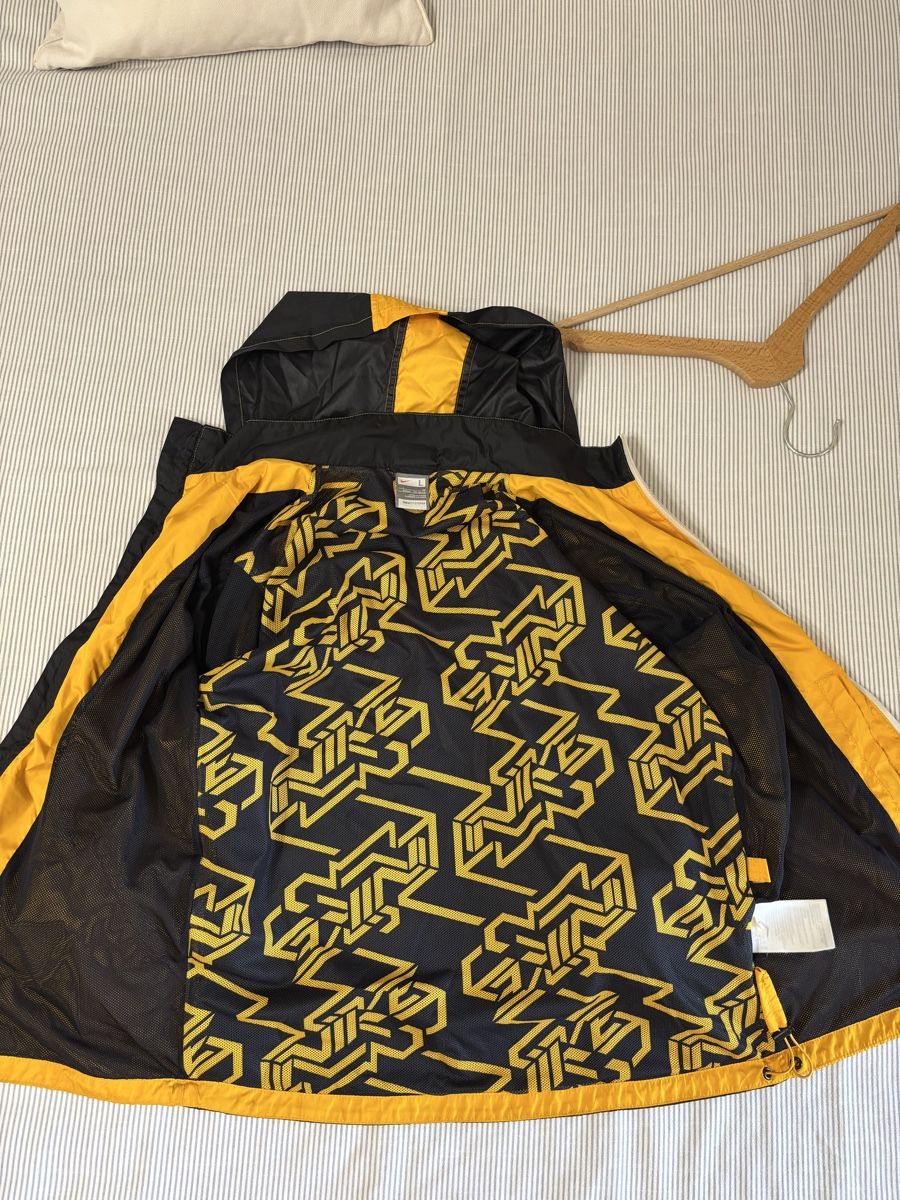 Giacche: Y2K Nike Vintage jacket – Usato da Lugano venduto da fca_bfs9 4