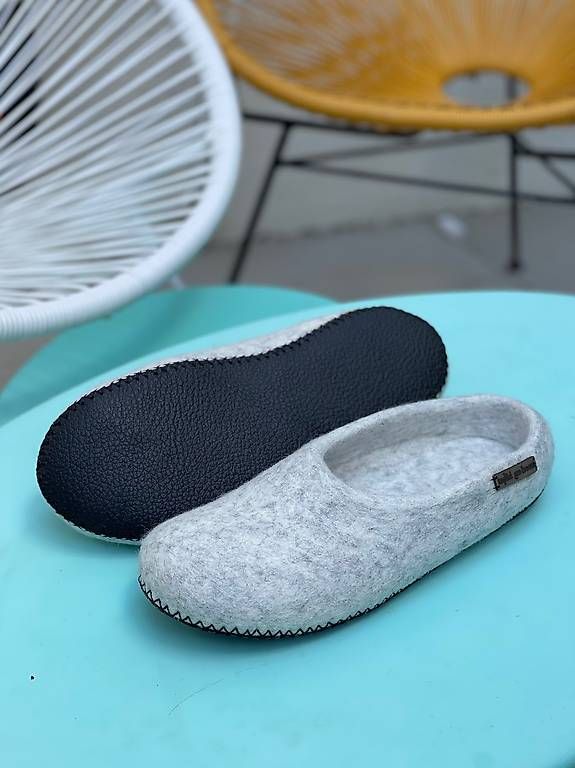 Scarpe da uomo: Hausschuhe grosse 42/43 – Nuovo e nell'imballaggio originale da Bachenbülach venduto da inn_5kmg 2