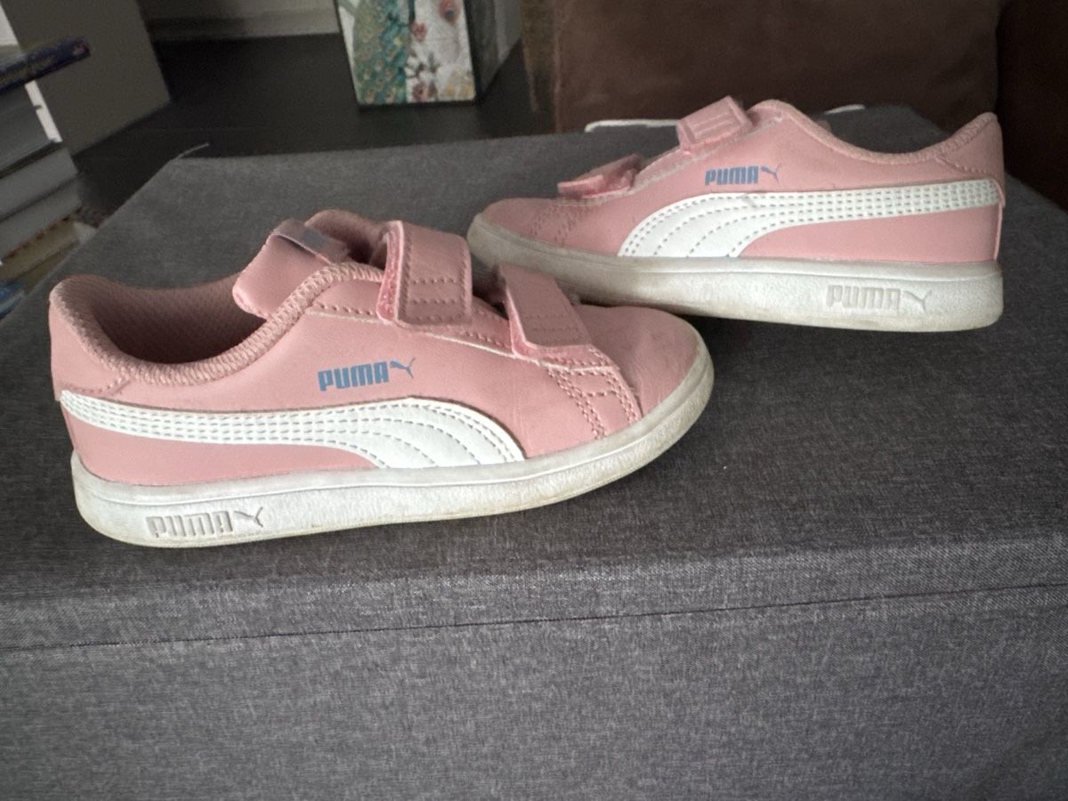 Scarpe per ragazze: Puma Mädchen Sneakers Gr. 27 – Usato da Zürich venduto da Petrui