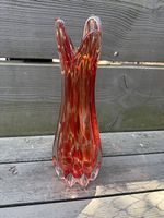 Glasvase Murano Stil rot mit weissen Sprenkeln guter Zustand